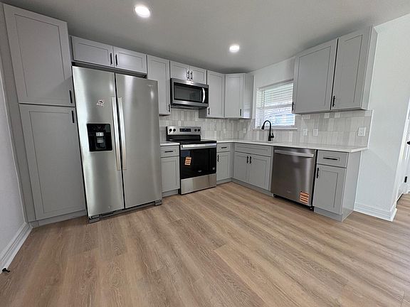 2nd image of 1207 2nd Ave N #1207