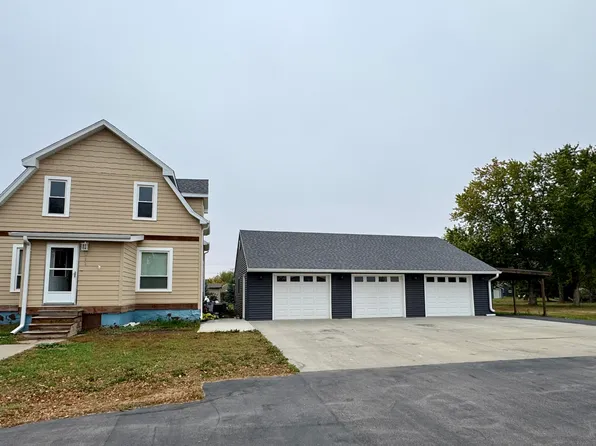 311 N 6th St, Emery, SD 57332
