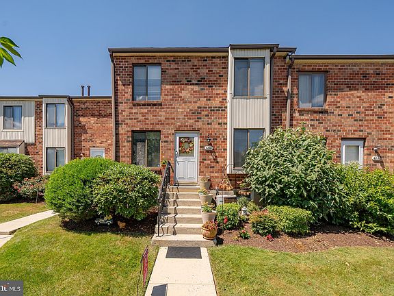 4th image of 6814 Hilltop Dr #194