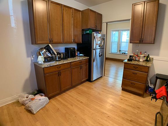 5th image of 2048 N Spaulding Ave APT 1