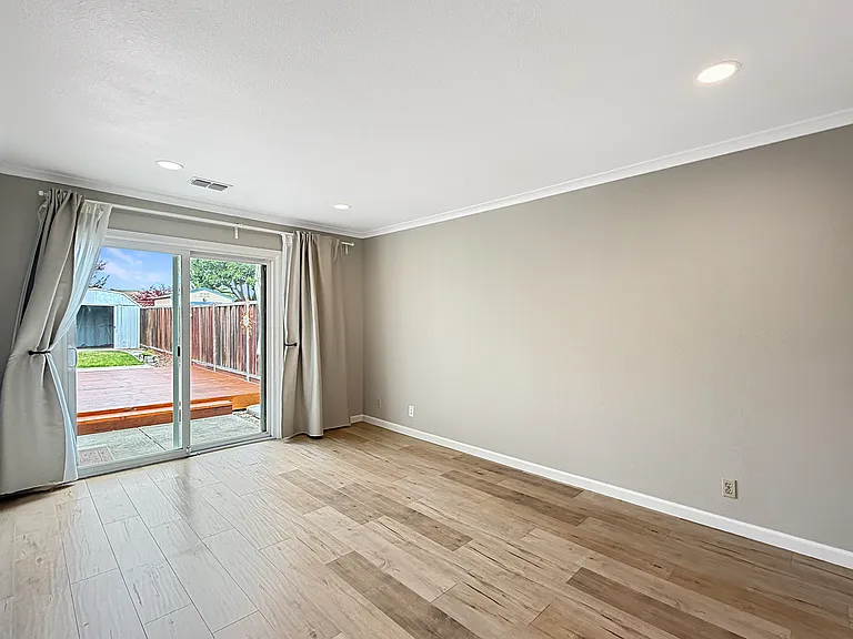 5935 Woodbine Pl — Photo 25