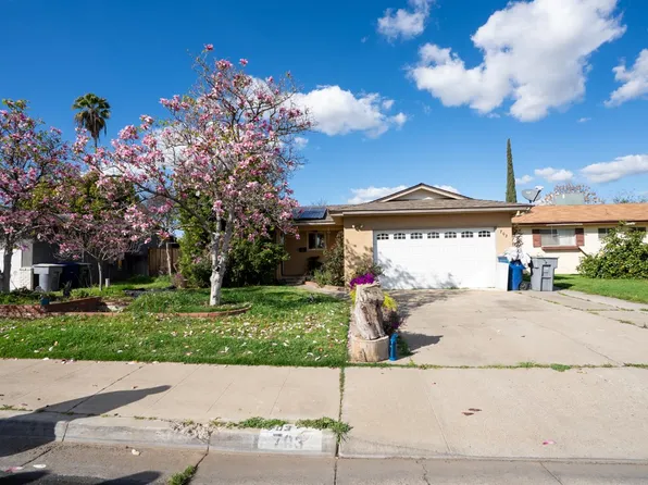 703 W Holland Ave, Clovis, CA 93612