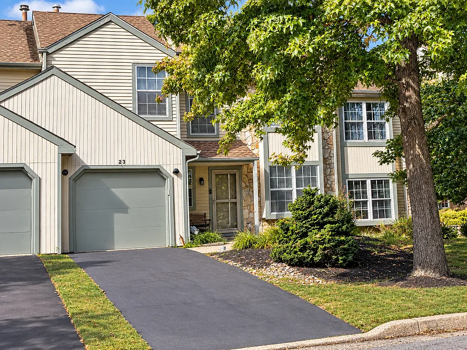 23 Laurel Cir