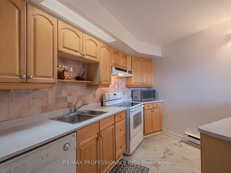 284 Mill Rd #B1 — Photo 10