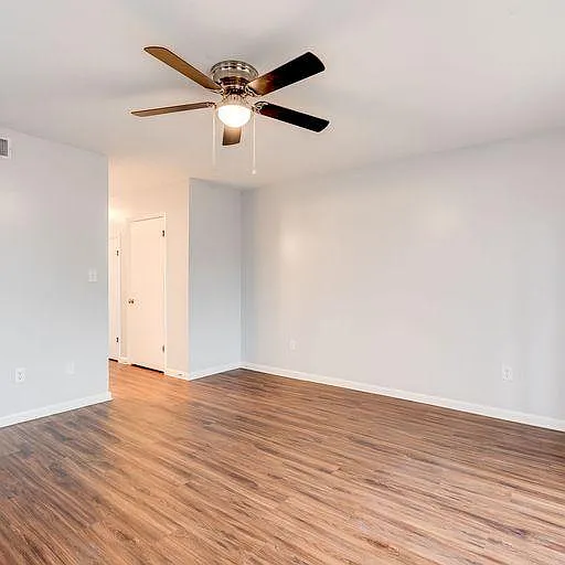 2 bed / 1.5 bath