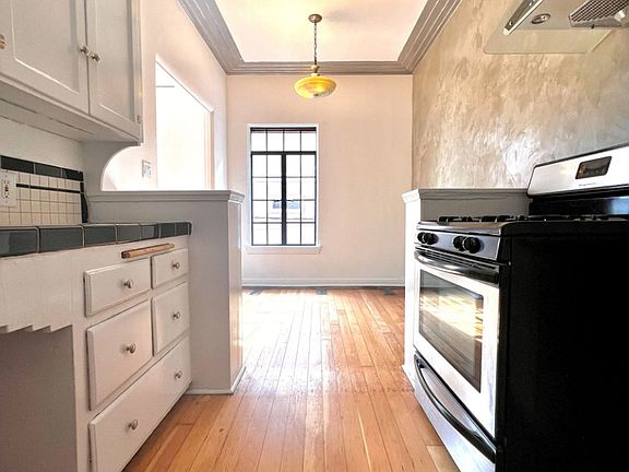 4th image of 3748 W 9th St Unit 205