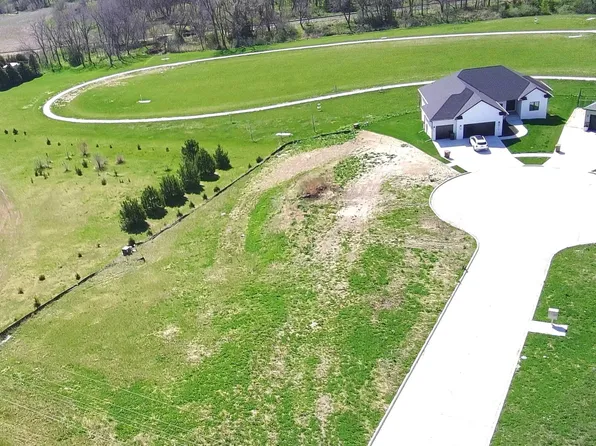 330 Cottonwood St, Bennet, NE 68317