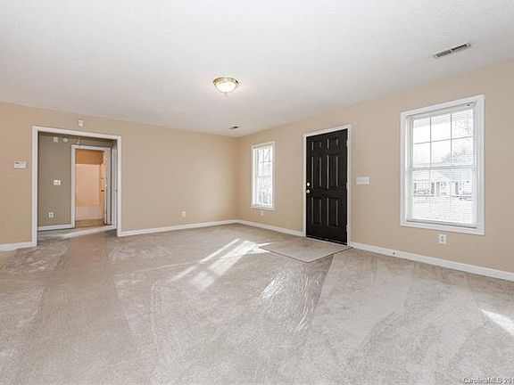 3rd image of 1752 Rosewell Dr