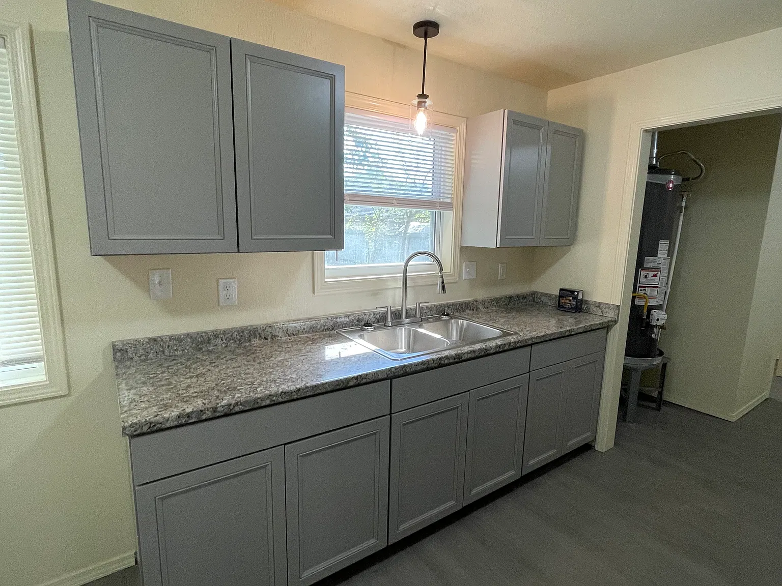 3 bed, 1076 sqft, $1,325 — Photo 1