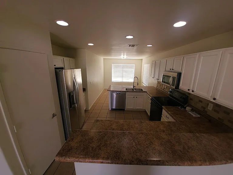 2634 E Paradise Ln — Photo 9