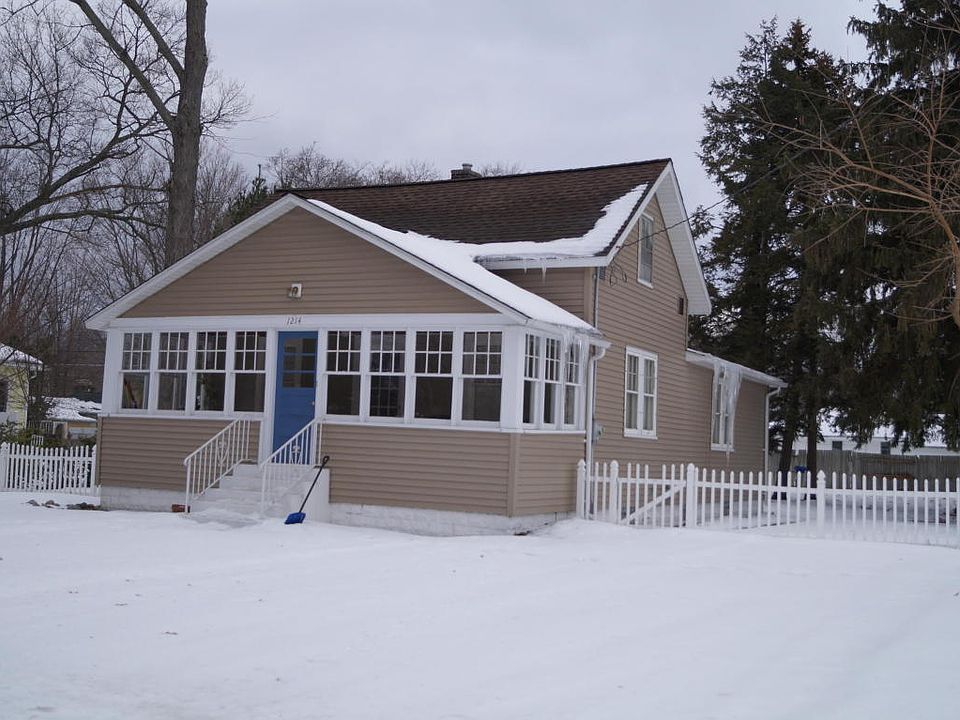 2nd image of 1214 Ruddiman Dr