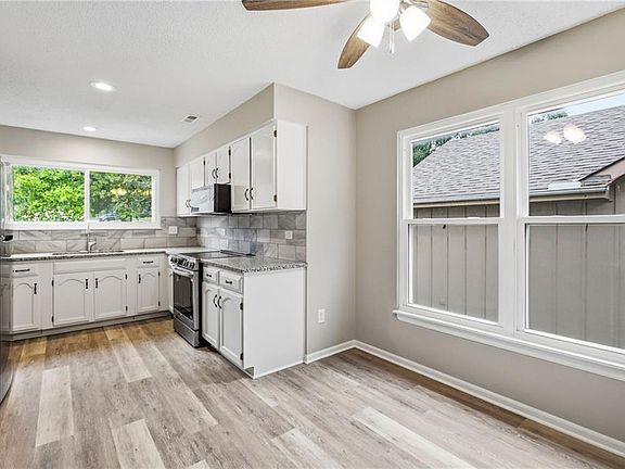 4th image of 8862 Gallery St