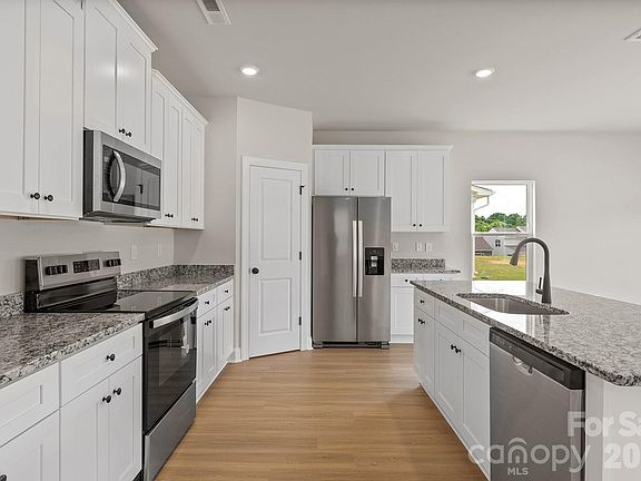 5th image of 6717 Fairford Dr
