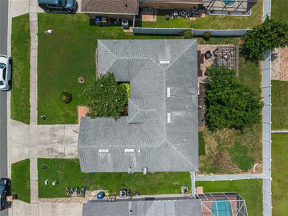 4th image of 5121 HEATHERSTONE COURT