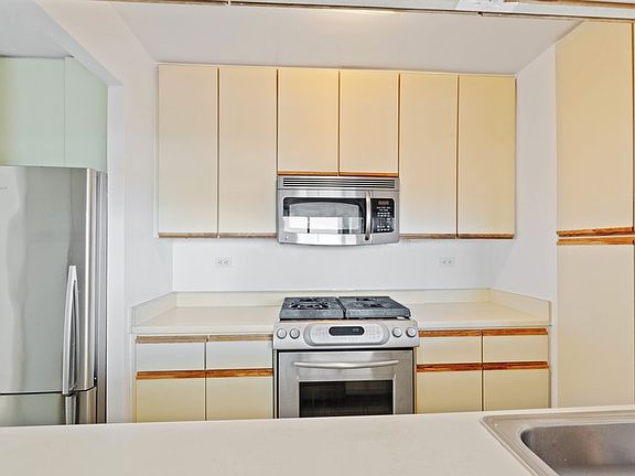 3rd image of 40 E 94th St APT 29D