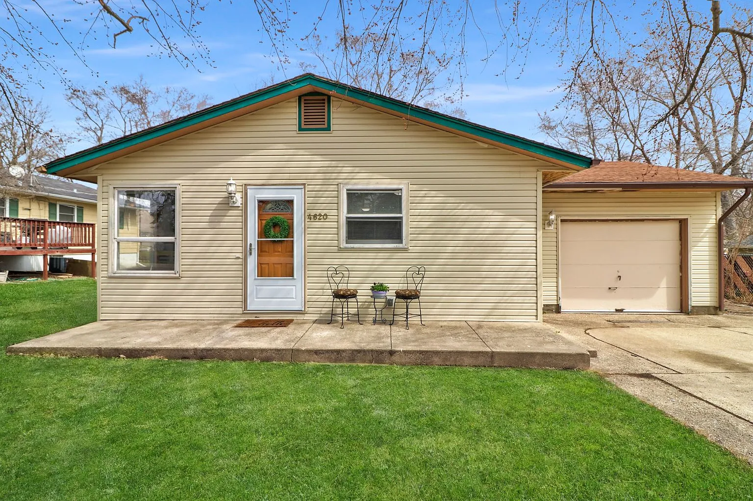 4620 E Wonder Lake Rd photo 1