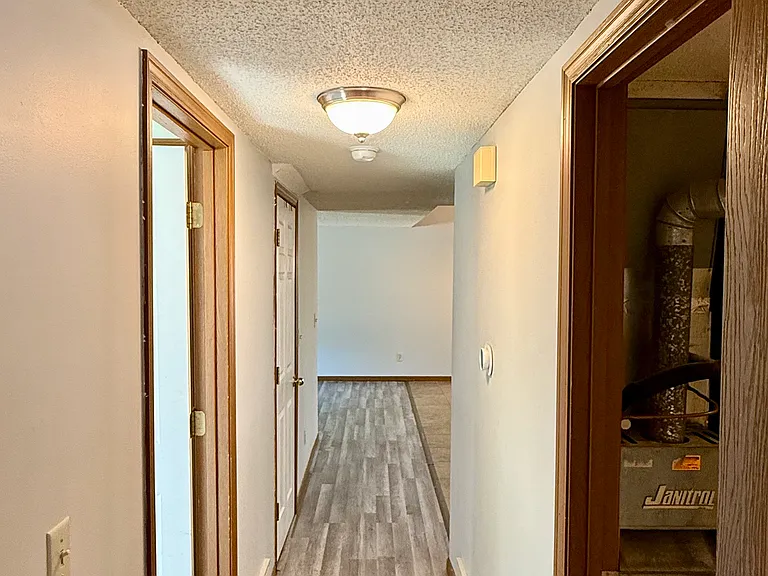 47 Shelly Dr — Photo 12