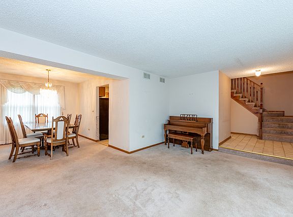 3rd image of 3830 Cedar Ave
