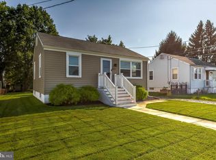 907 Renfrew St, Essex, MD 21221