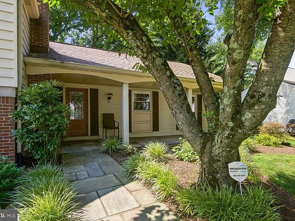 3rd image of 12904 N Commons Way