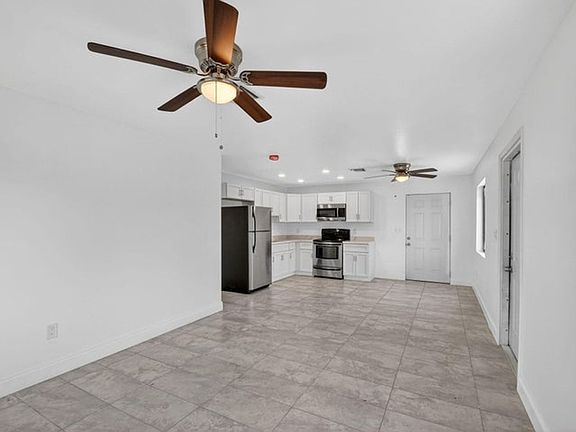 5th image of 917 W 2nd St