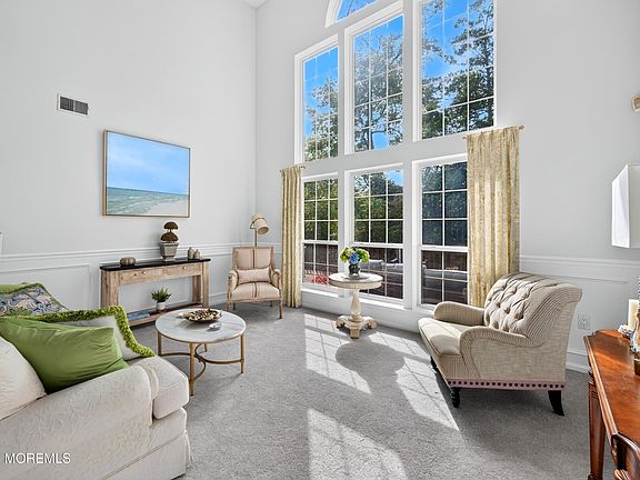 3rd image of 106 S Manor Court