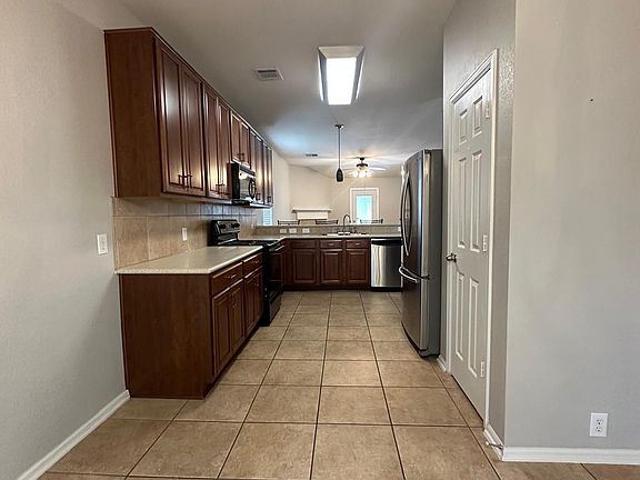 4th image of 15766 Cotton Tail Ln