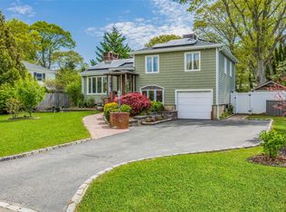 111 Carley Dr, West Sayville, NY 11796