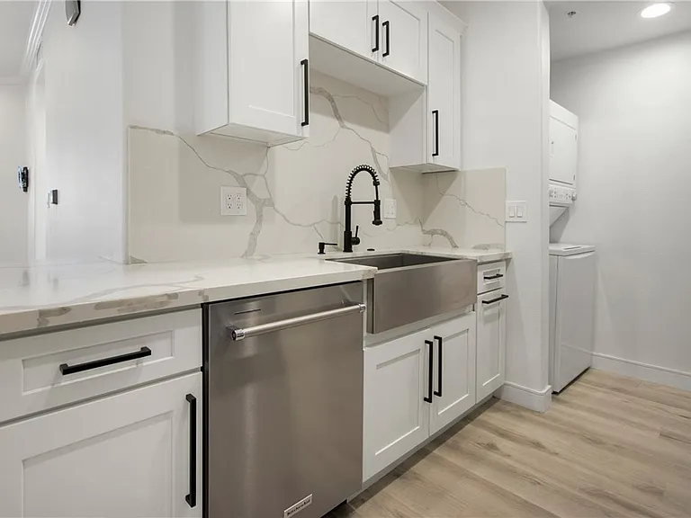 2117 Watermarke Pl — Photo 7