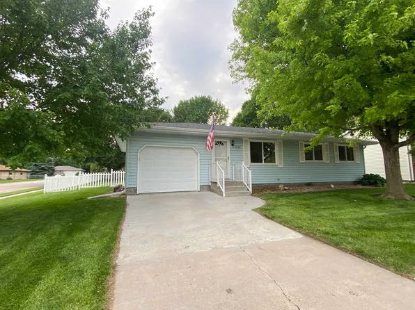 4102 I Ave, Kearney, NE 68847