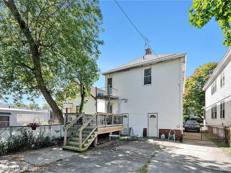 1422-1424 Maryland St — Photo 13