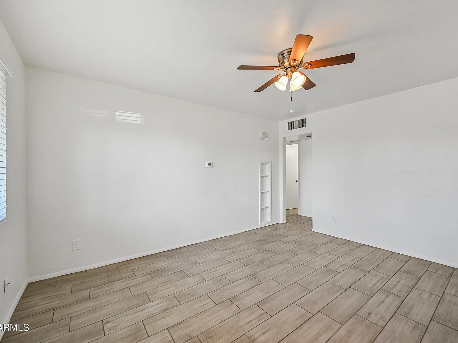 2 bed, 1.0 bath, 777 sqft, $995 — Photo 2