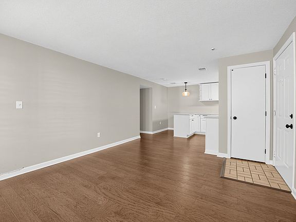 4th image of 14 Walden Dr APT 8