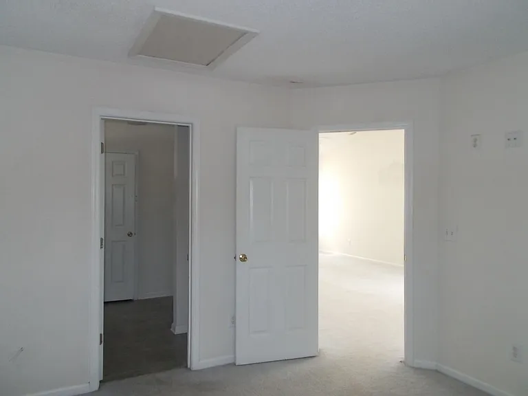 105 White Ash Ln — Photo 5