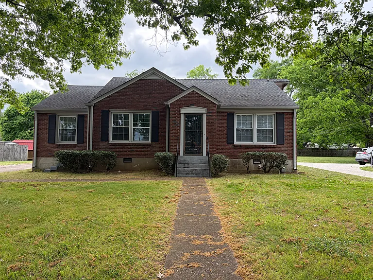 207 White Bridge Pike — Photo 1