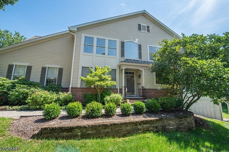 1st image of 75 Schindler Way