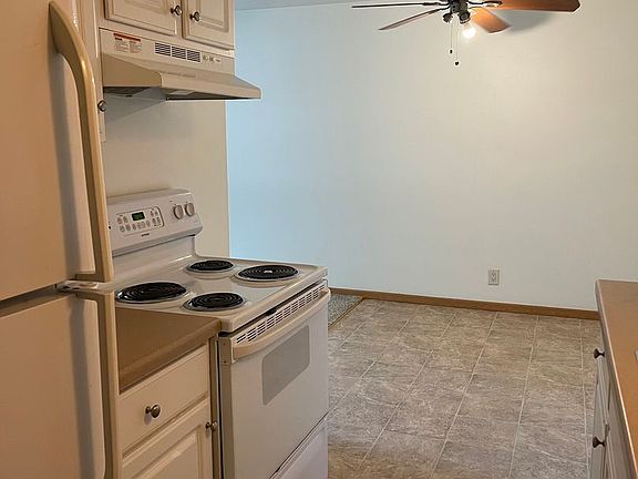 3rd image of 1016 Grandview Dr #210