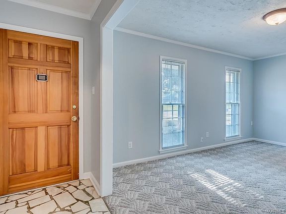3rd image of 305 Navajo Dr