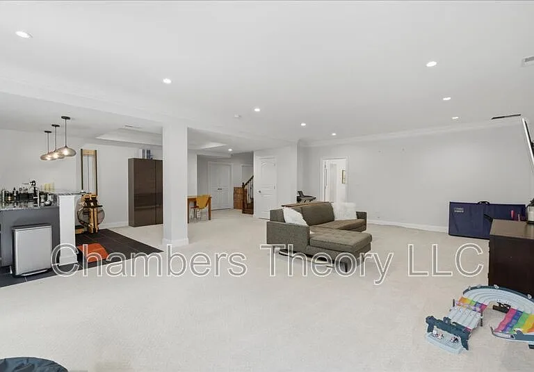 7010 Girard St — Photo 29