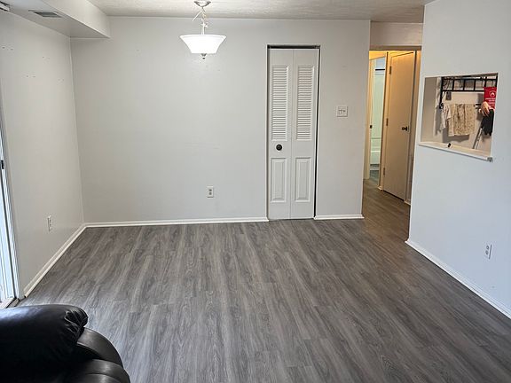 5th image of 2463 Brook Ledge Rd APT 33B