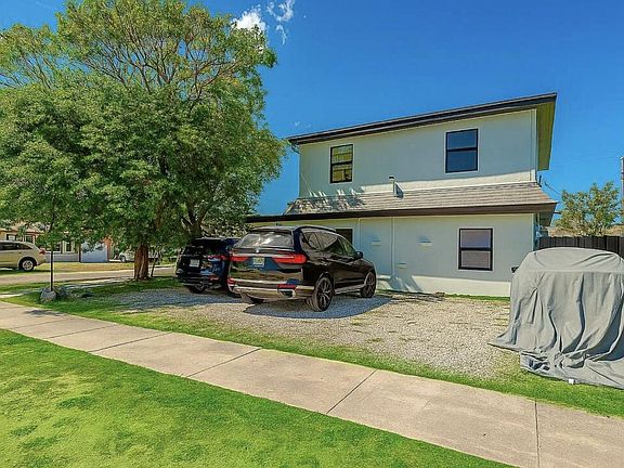 3rd image of 2447 Roosevelt St #4