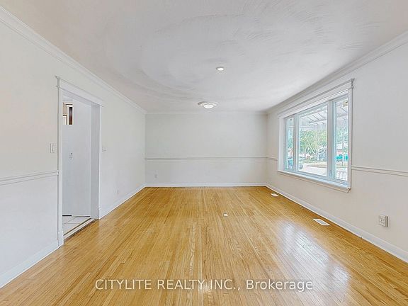 4th image of 516 Monteith Ave