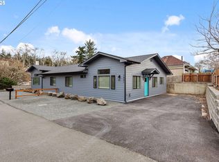 1003 Yew Ave, Coos Bay, OR 97420