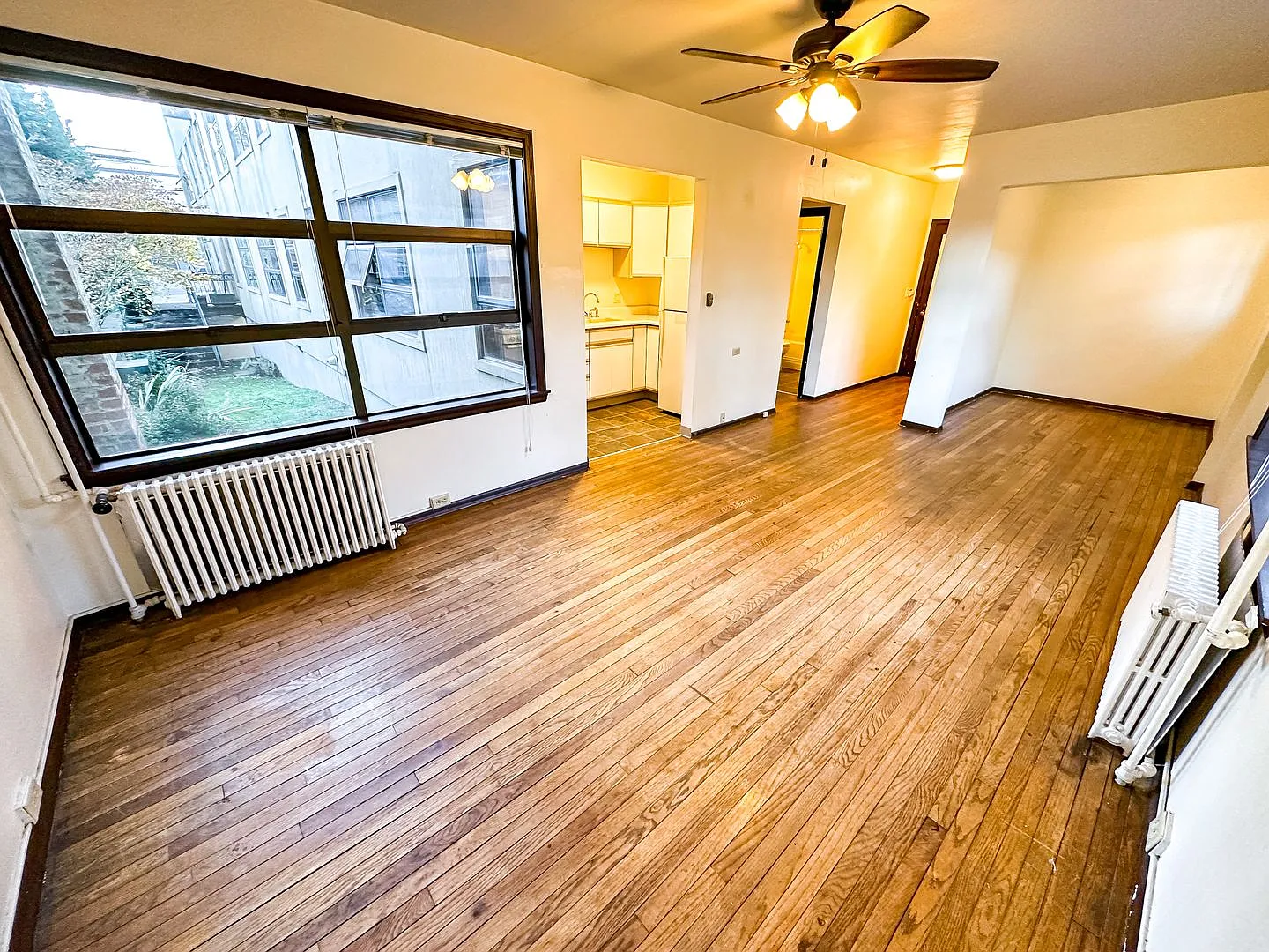 Montlake Apartments — Photo 4