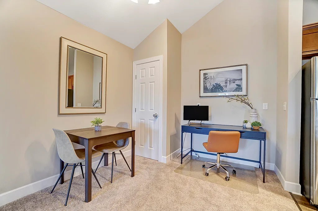 1 bed, $3,570 — Photo 4
