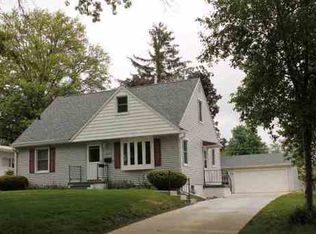 1123 W 8th St, Cedar Falls, IA 50613