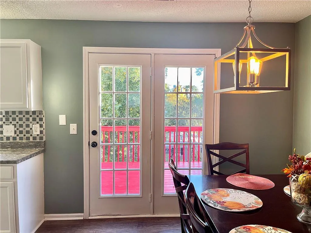 51 Valley View Dr — Photo 3