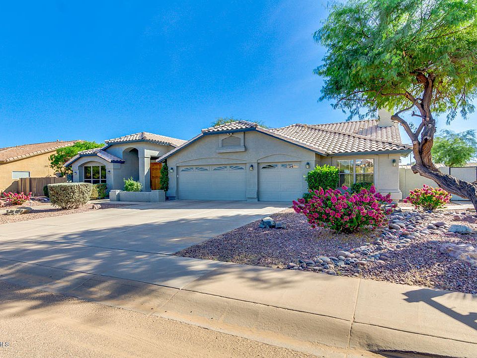 1st image of 3033 E Winchcomb Dr
