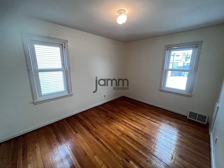 6227 Traymore Ave — Photo 9