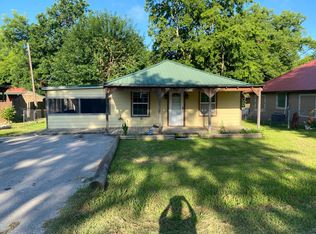 506 S Main St, Kemp, TX 75143